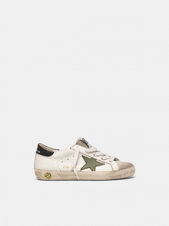Superstar sneakers with an army green star and black heel tab